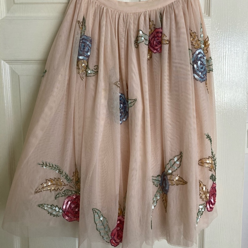 🎀 Gorgeous sequin embellished tulle skirt 👗🩰